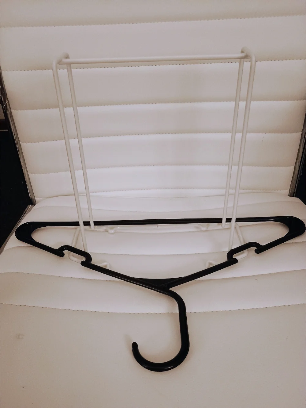 PRICE FIRM NWOT White Metal Clothes Hanger Organizer